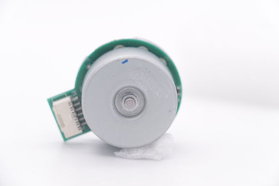 Alta eficiencia 16.7W 17265RPM 27mm motor de corriente continua sin escobillas 18V para pistola de fascial