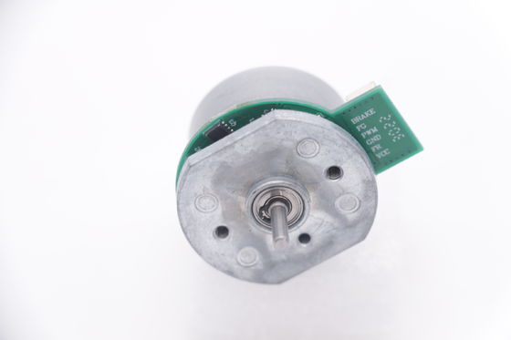 Alta eficiencia 16.7W 17265RPM 27mm motor de corriente continua sin escobillas 18V para pistola de fascial
