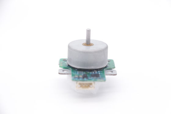 Alta eficiencia 16.7W 17265RPM 27mm motor de corriente continua sin escobillas 18V para pistola de fascial